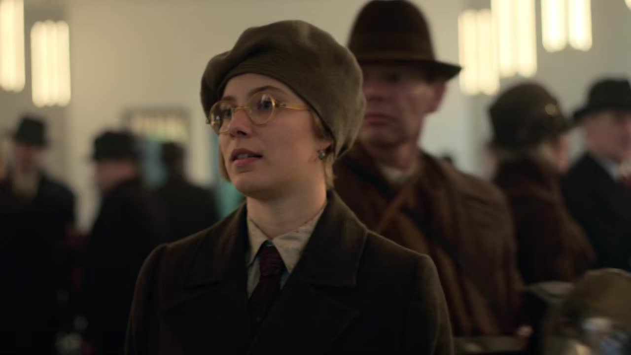 Babylon Berlin S04E04 Cz Webrip 720P H265 Hevc C4U mp4